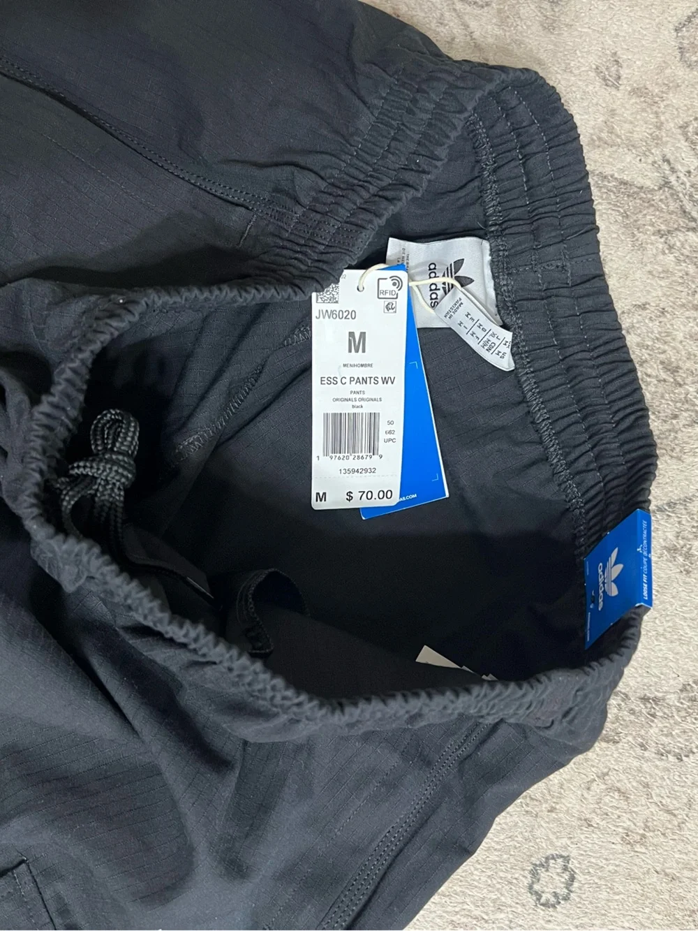 Men’s Adidas Originals Trefoil Essentials Woven Cargo Pants in black